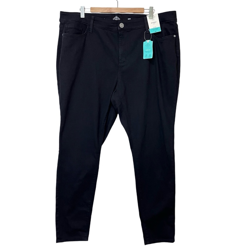 NWT St John’s Bay Black Mid Rise Skinny Jean